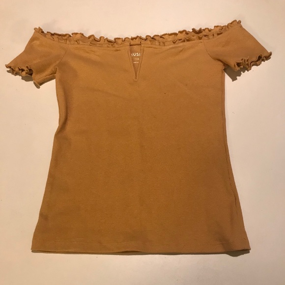Aeropostale Tops - BOGO 🎉 Yellow Off the Shoulder Top
